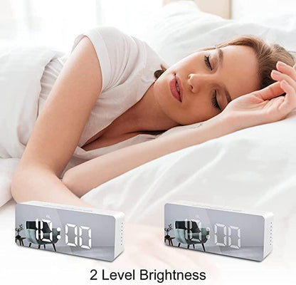 Digital Alarm Clock, LED Display Clock Best Makeup Bedroom Mirror Travel Alarm Office Bedroom Clock, Alarm Clock with Snooze, Dimmer Control, Support Battery Powered - Bara Zum